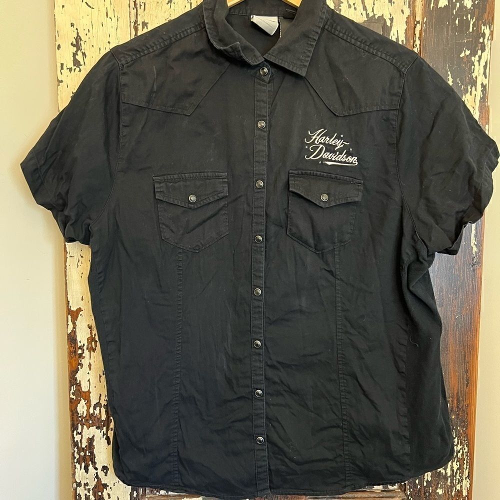 Womens Harley Davidson button down work shirt.